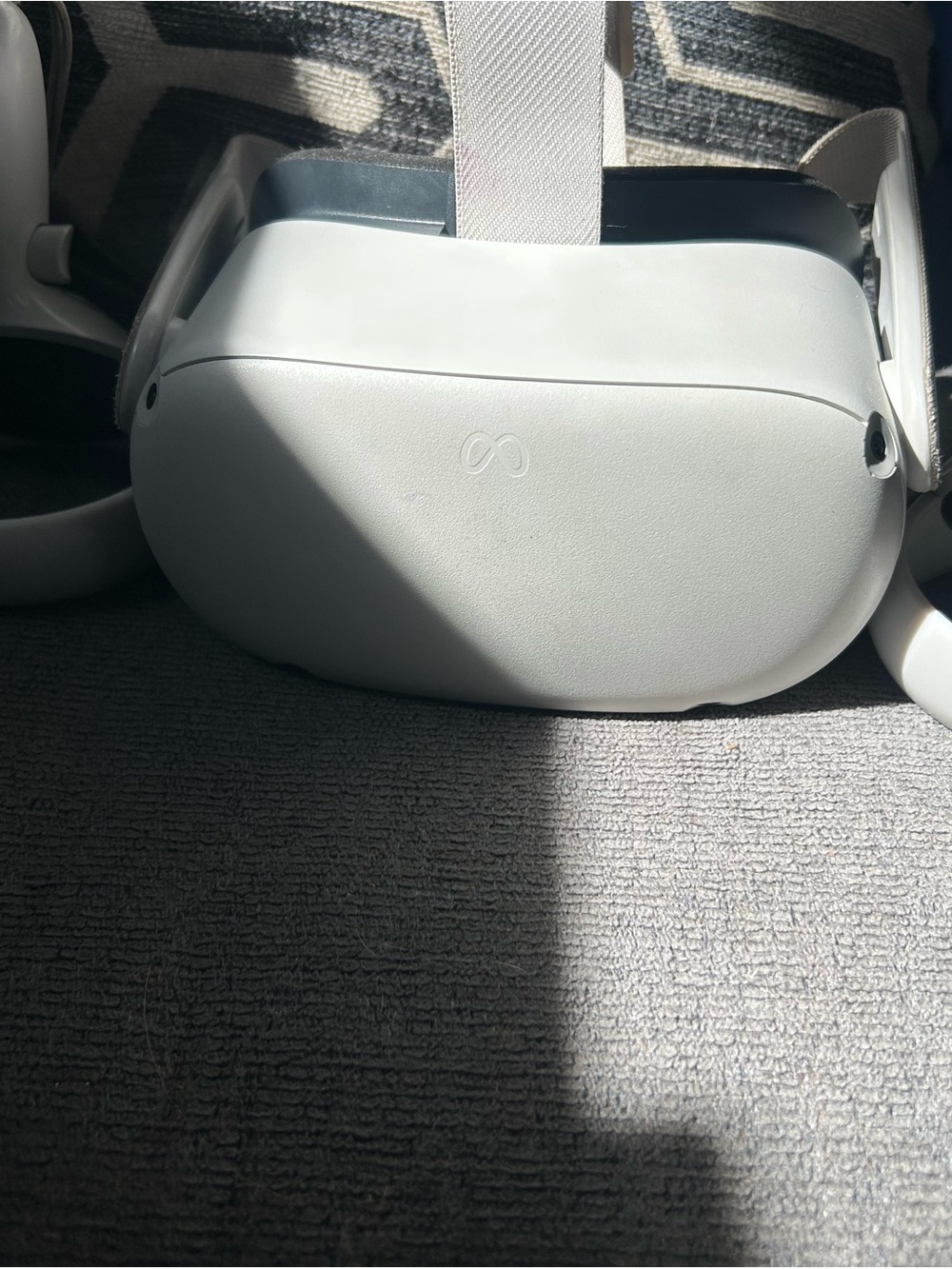 Meta Quest 2 Wireless VR Headset — Light Gray